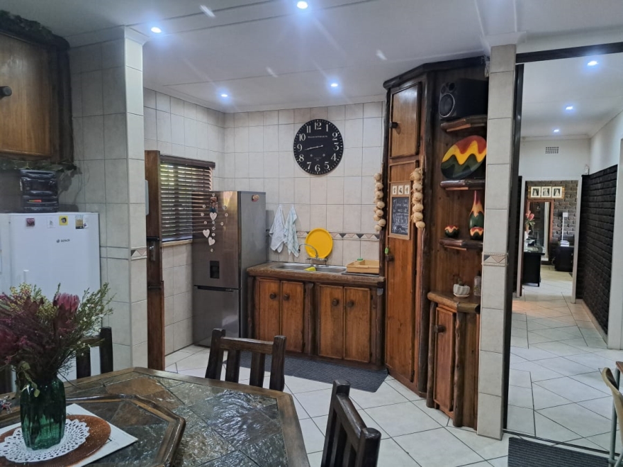 4 Bedroom Property for Sale in Safari Gardens North West